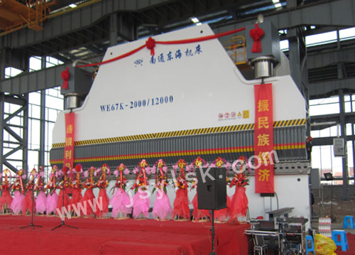 WE67K-2500/12000大型折彎?rùn)C(jī)