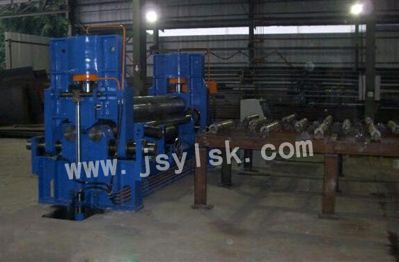 中小型上輥萬(wàn)能式卷板機(jī)