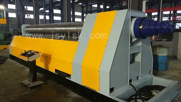 四輥卷板機(jī)