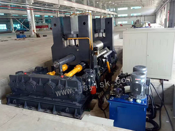 水平下調(diào)式卷板機(jī)