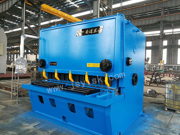 QC11Y-40*2500剪板機(jī)