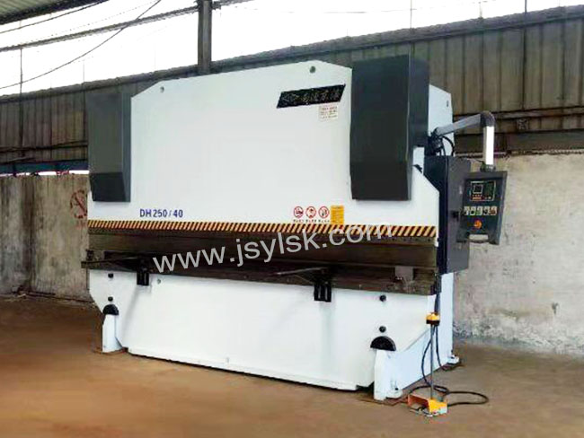 WC67Y-40/2000液壓折彎?rùn)C(jī)