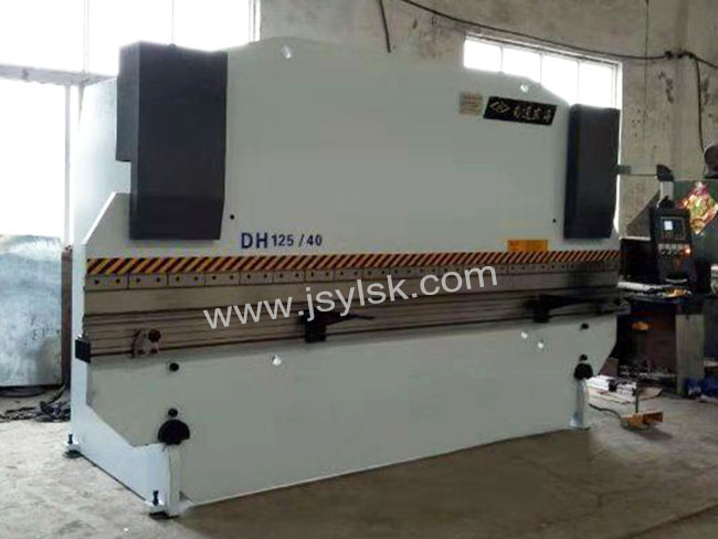 WC67Y-125/4000液壓折彎?rùn)C(jī)