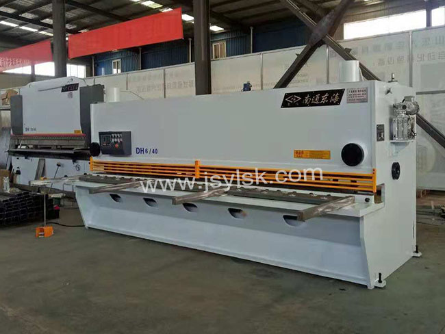 QC11Y-6*4000液壓剪板機