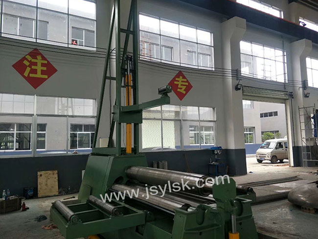 四輥卷板機(jī)